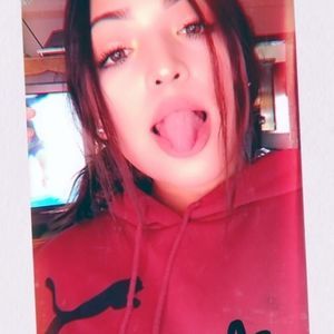 Meet your Posher, Isabel